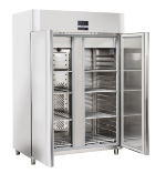 Large cold storage cooler with 6 + 2 shelves
