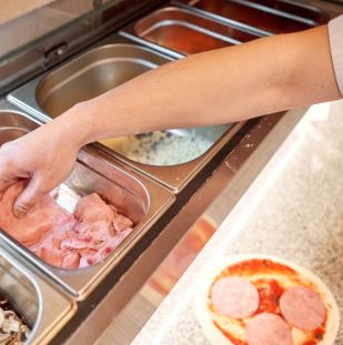 Gastro-cooling counter.